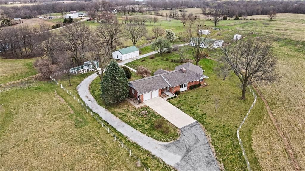6409 Clinton County Line Road — photo 40