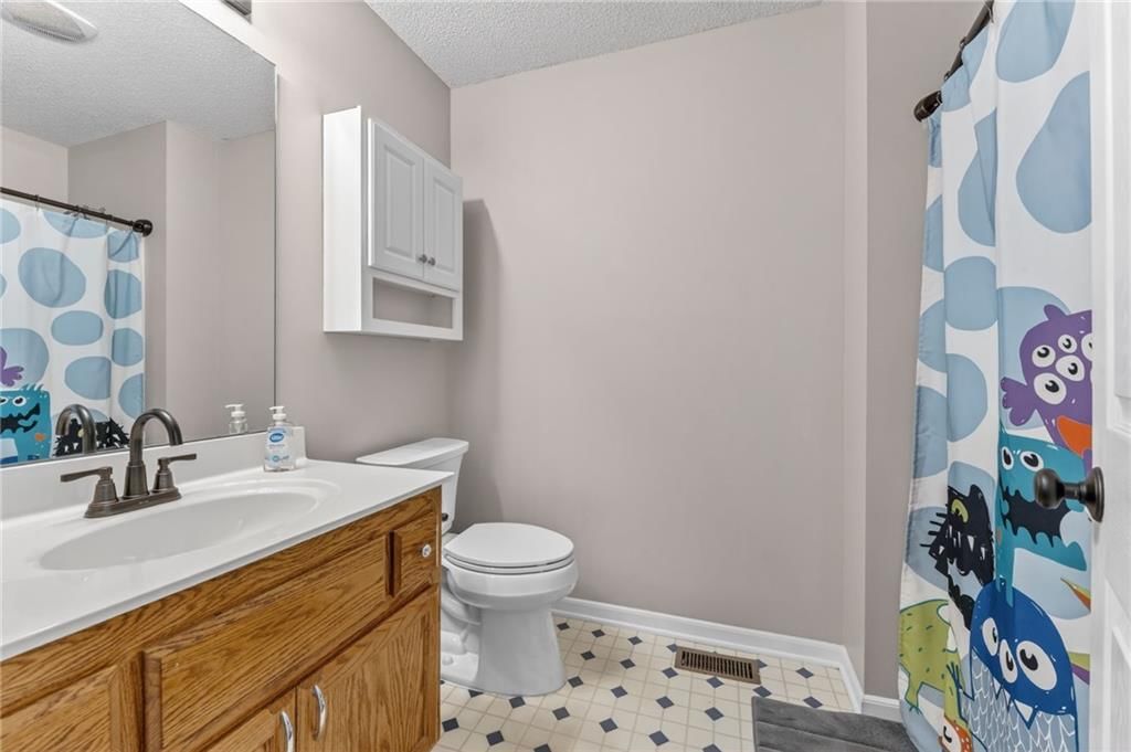 202 E 22nd Street — photo 16
