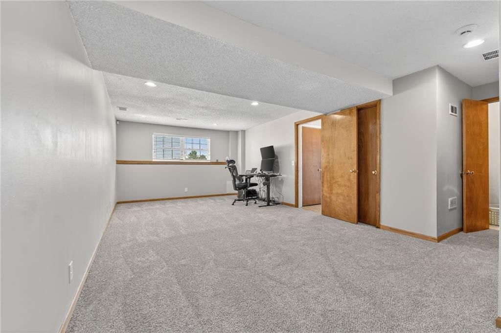202 E 22nd Street — photo 19