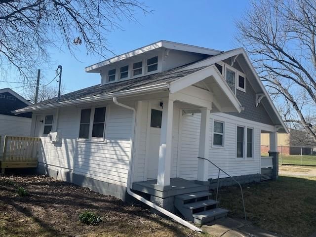 325 Brown Avenue — photo 11