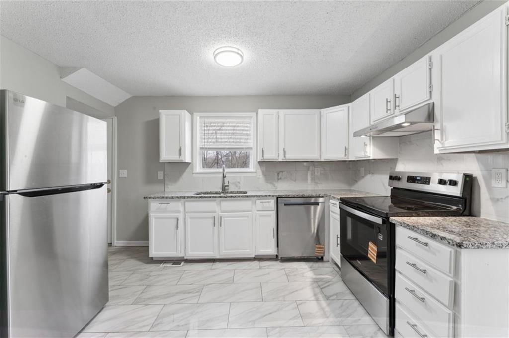 2200 S Hall Road — photo 14