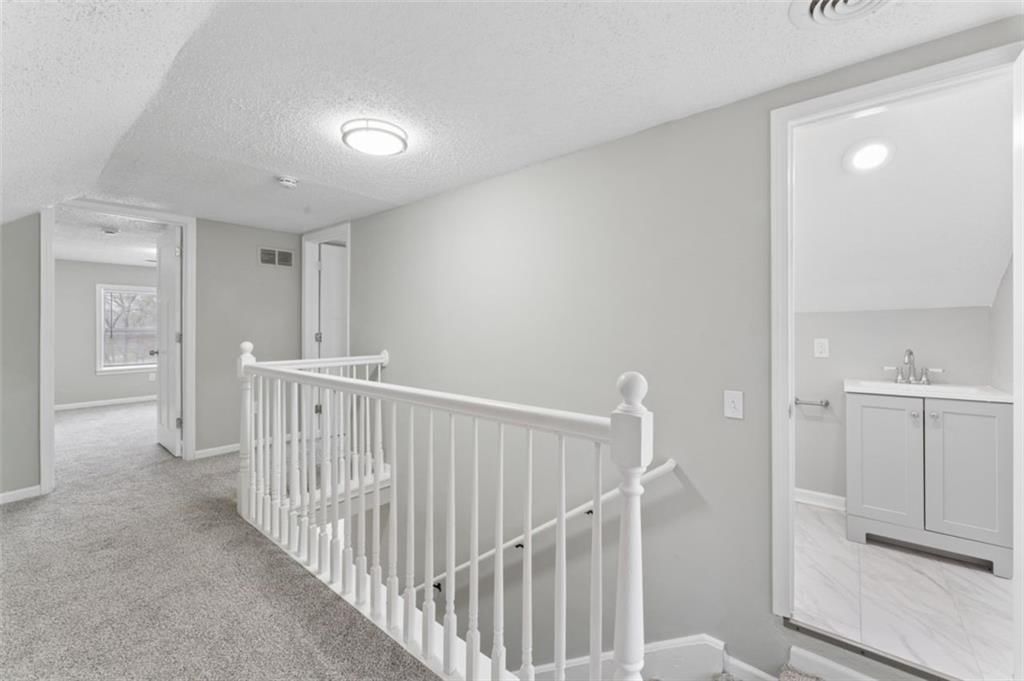 2200 S Hall Road — photo 23