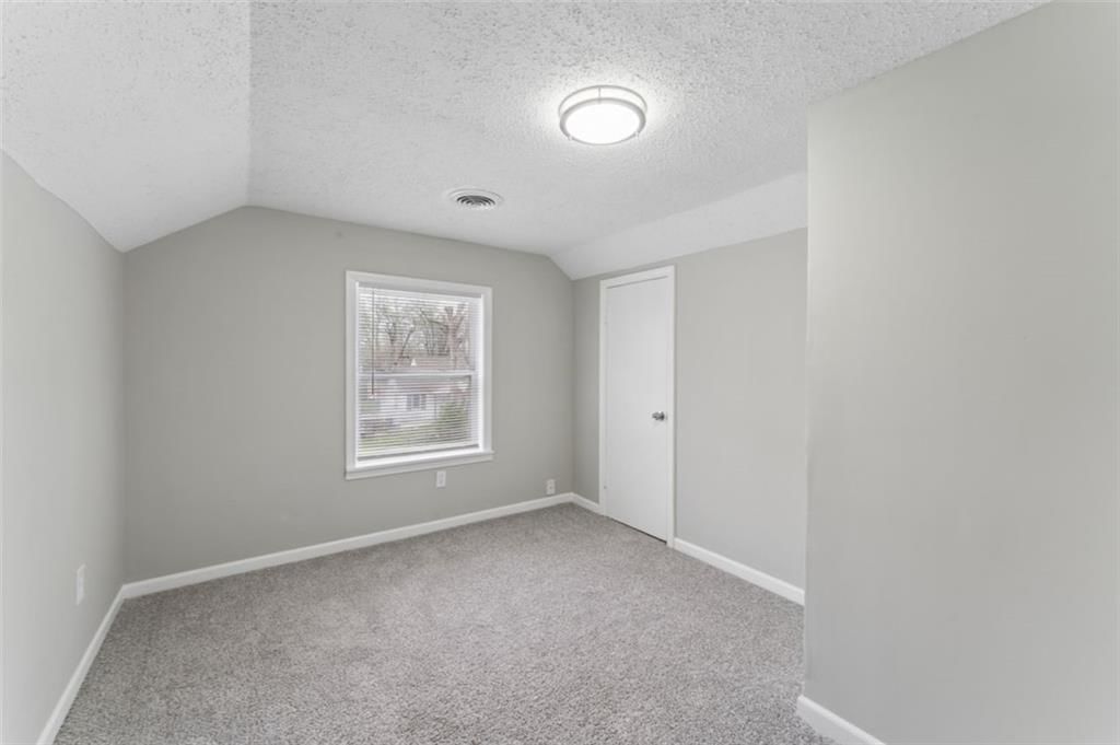 2200 S Hall Road — photo 29