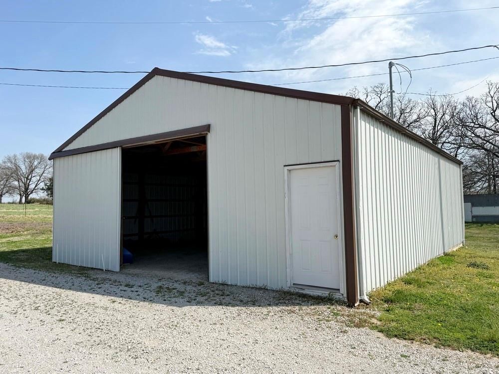 3705 E 150 Road — photo 37