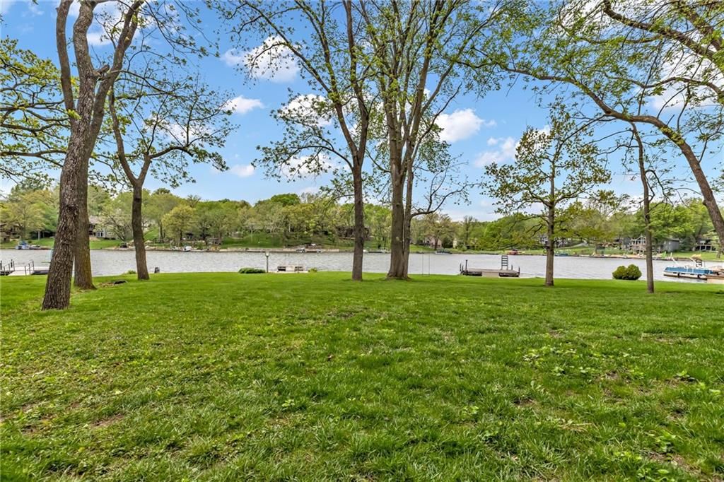 8216 NW Forest Drive — photo 2