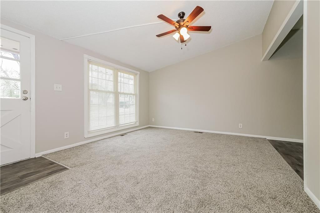 9411 Farley Avenue — photo 3