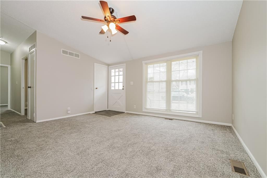 9411 Farley Avenue — photo 4