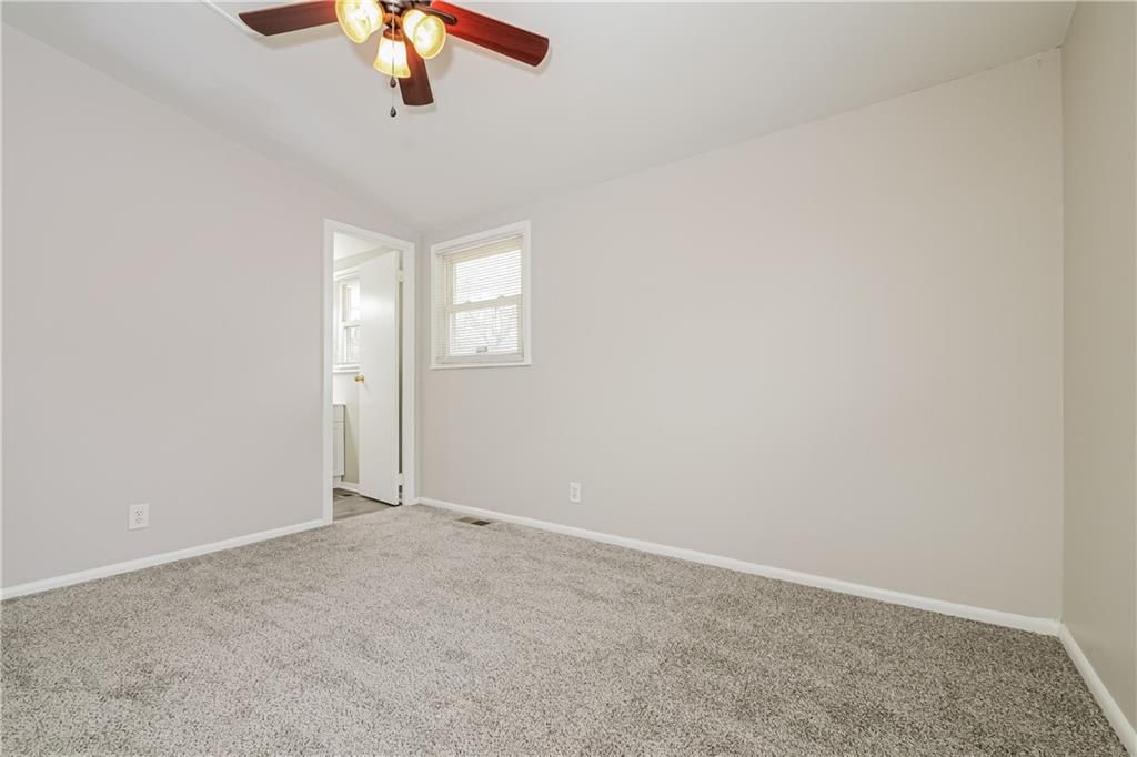 9411 Farley Avenue — photo 9