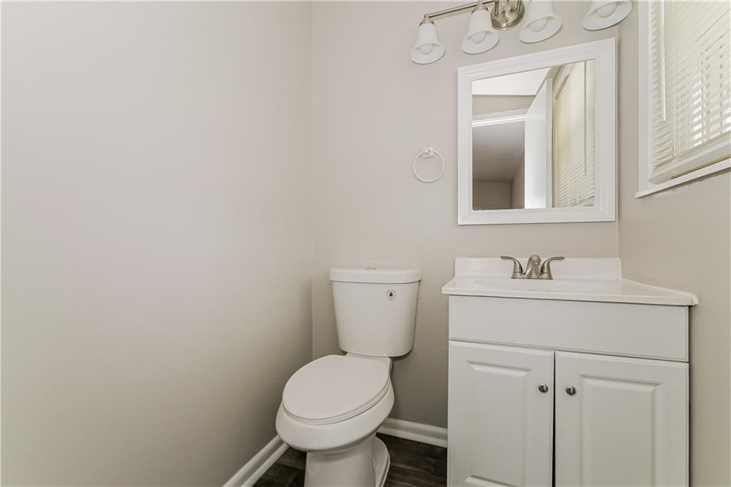 9411 Farley Avenue — photo 11