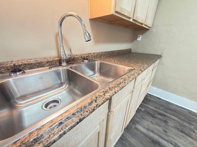 718 N Main Street — photo 15