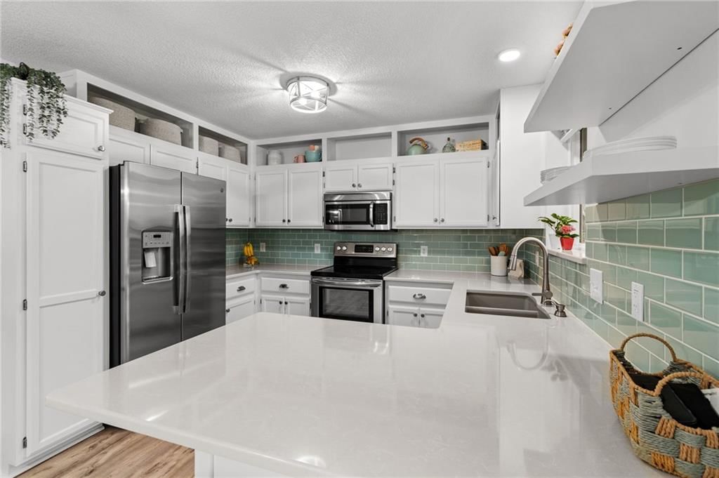 2108 Glenside Road — photo 10