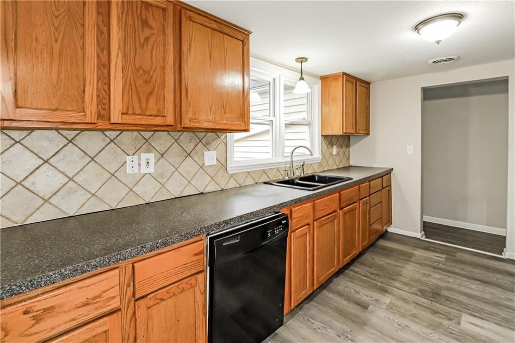 7933 N Jefferson Street — photo 6