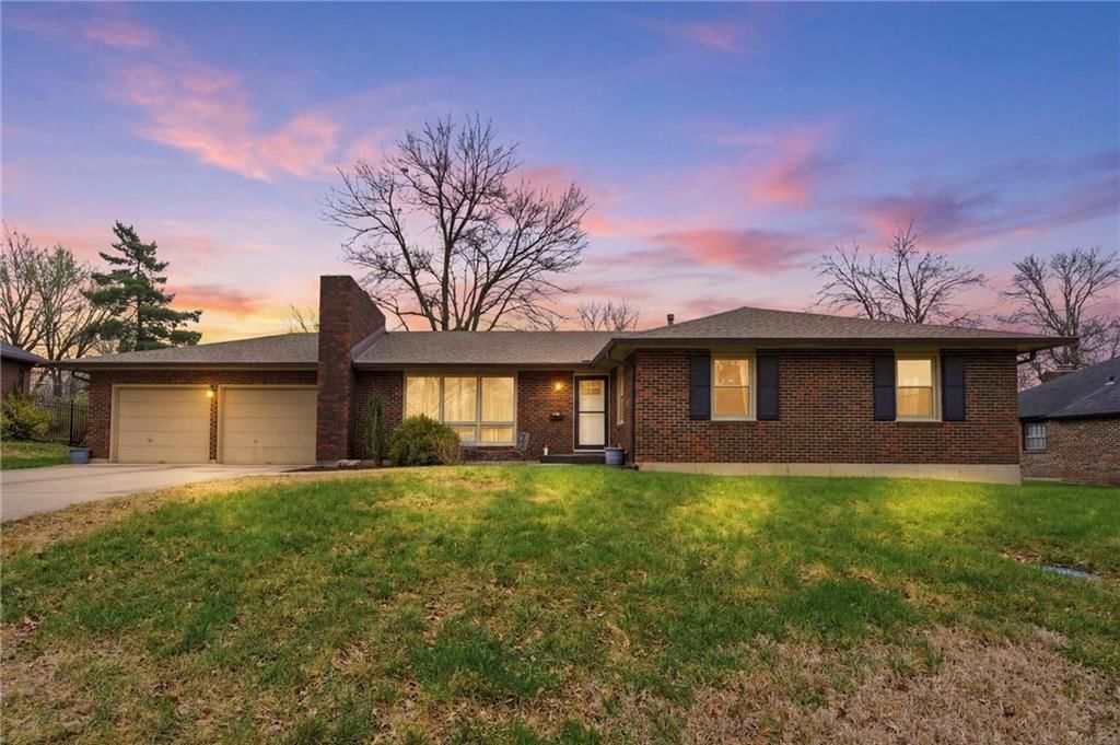 601 James Street, Harrisonville, MO