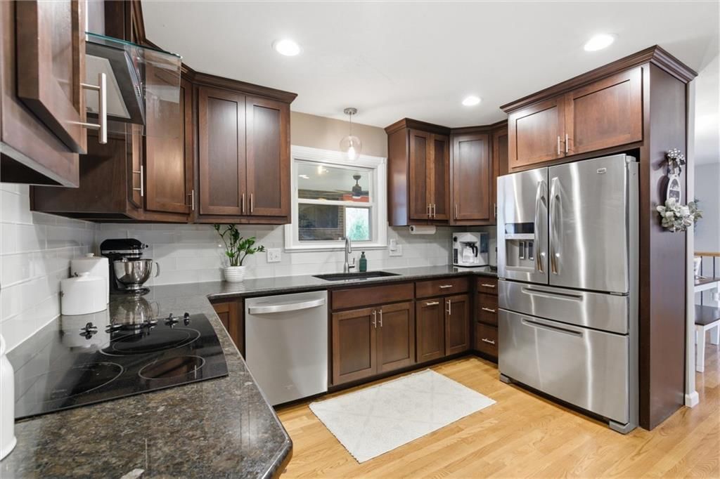 601 James Street — photo 9