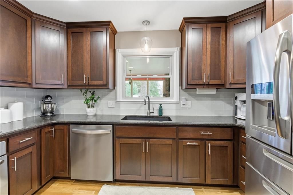 601 James Street — photo 11