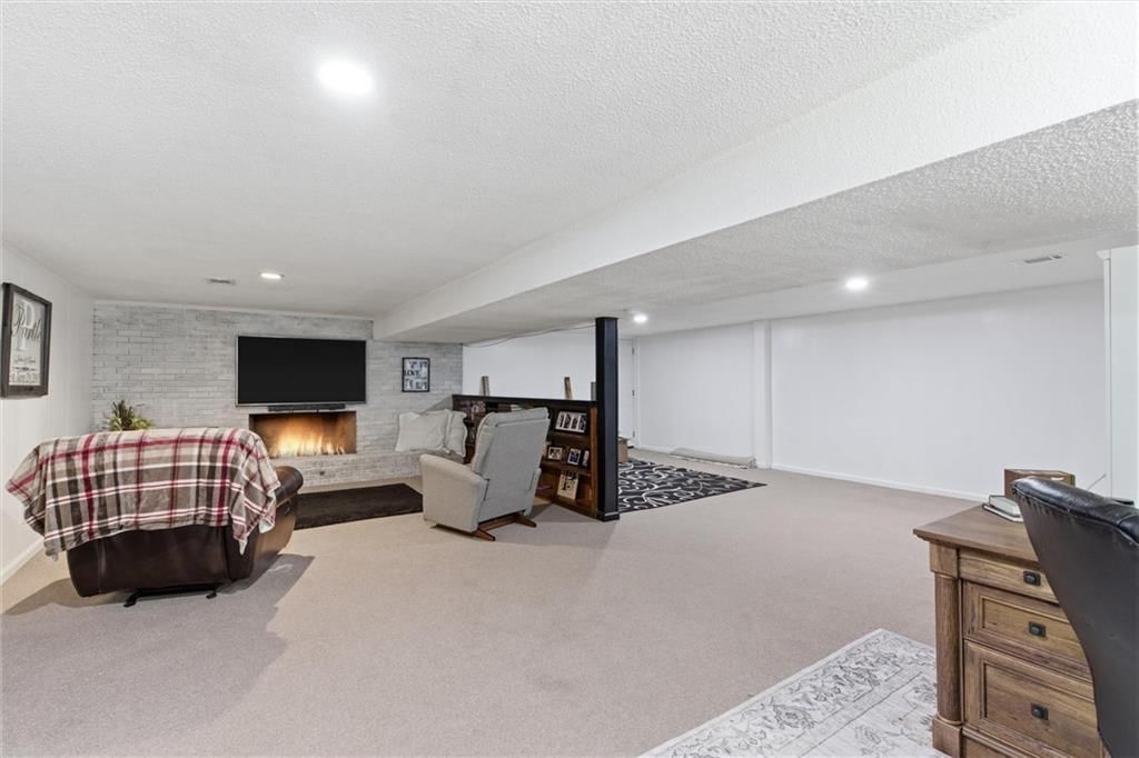 601 James Street — photo 22