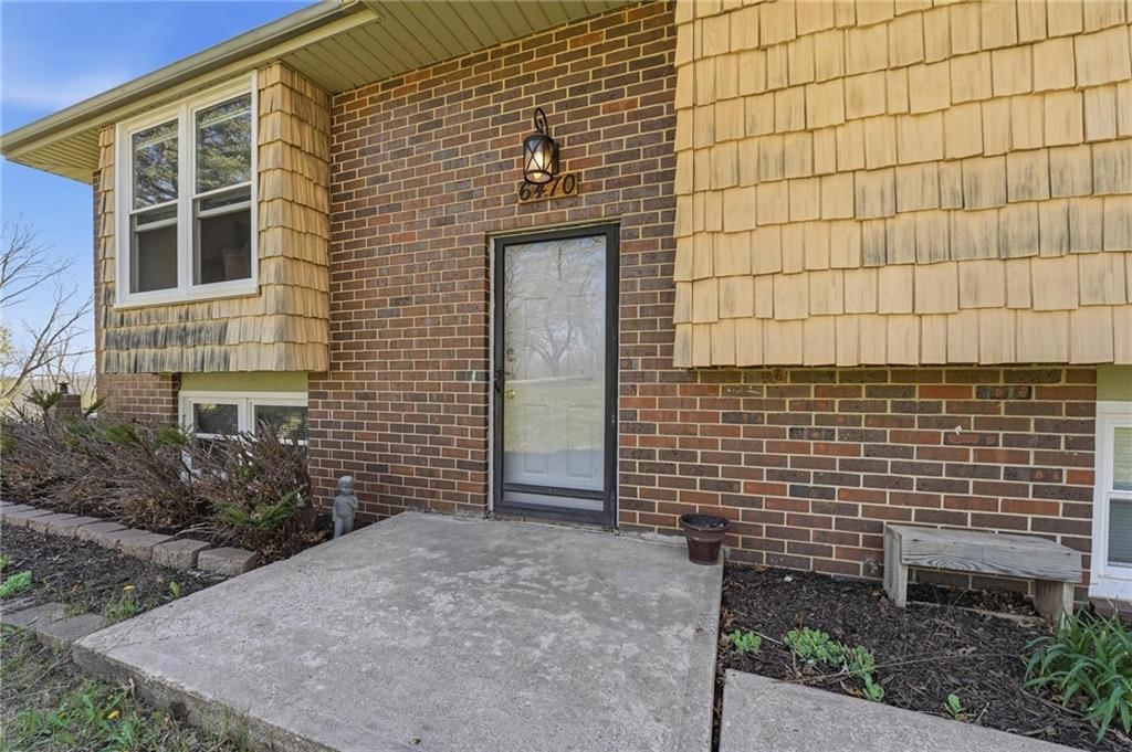 6470 SE Horseshoe Drive — photo 2