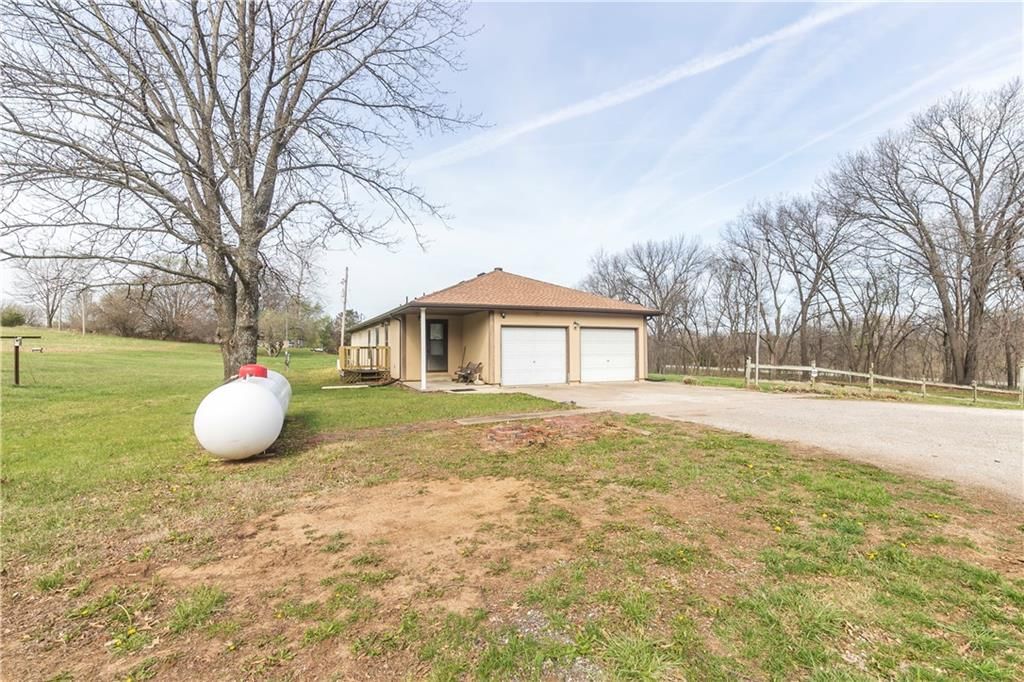 24069 Chieftain Road — photo 14