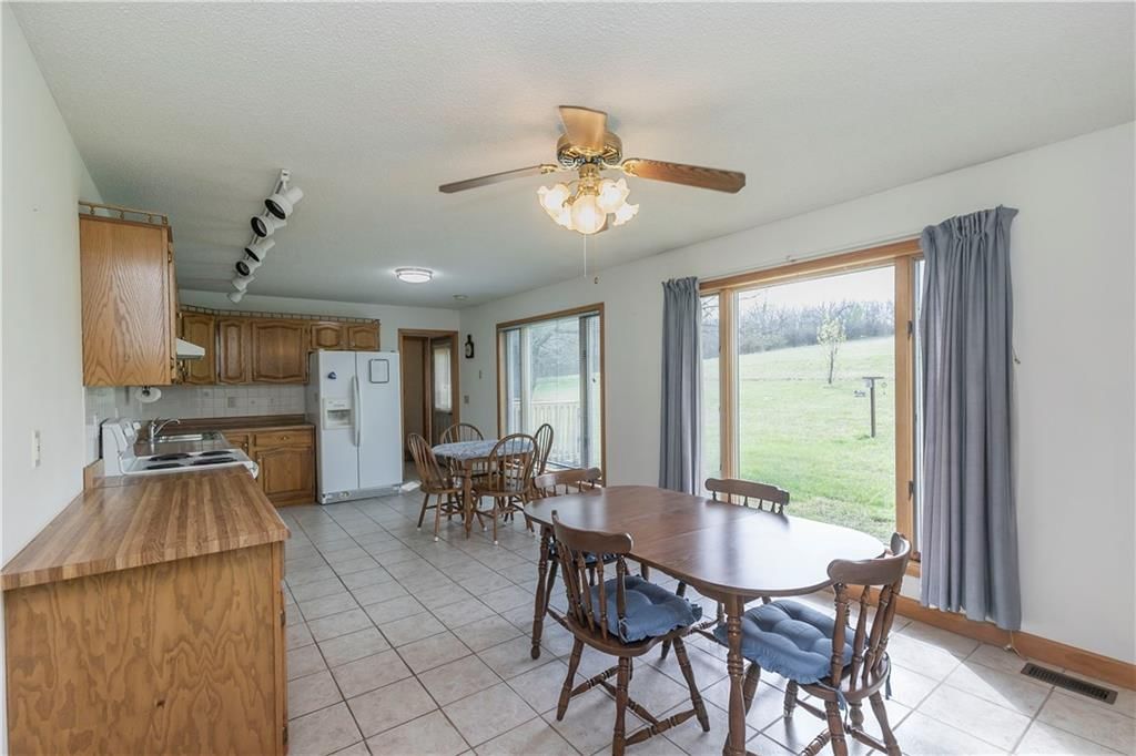 24069 Chieftain Road — photo 46