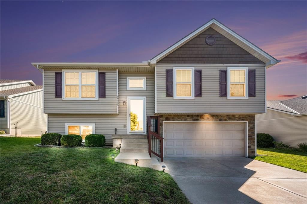 14313 Richmond Avenue, Grandview, MO