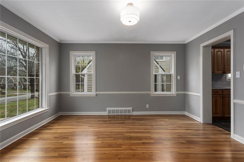 7339 Holmes Road — photo 8