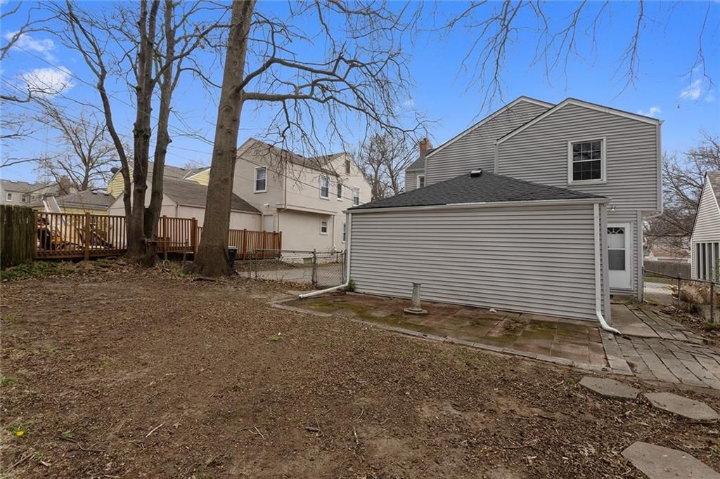 7339 Holmes Road — photo 32