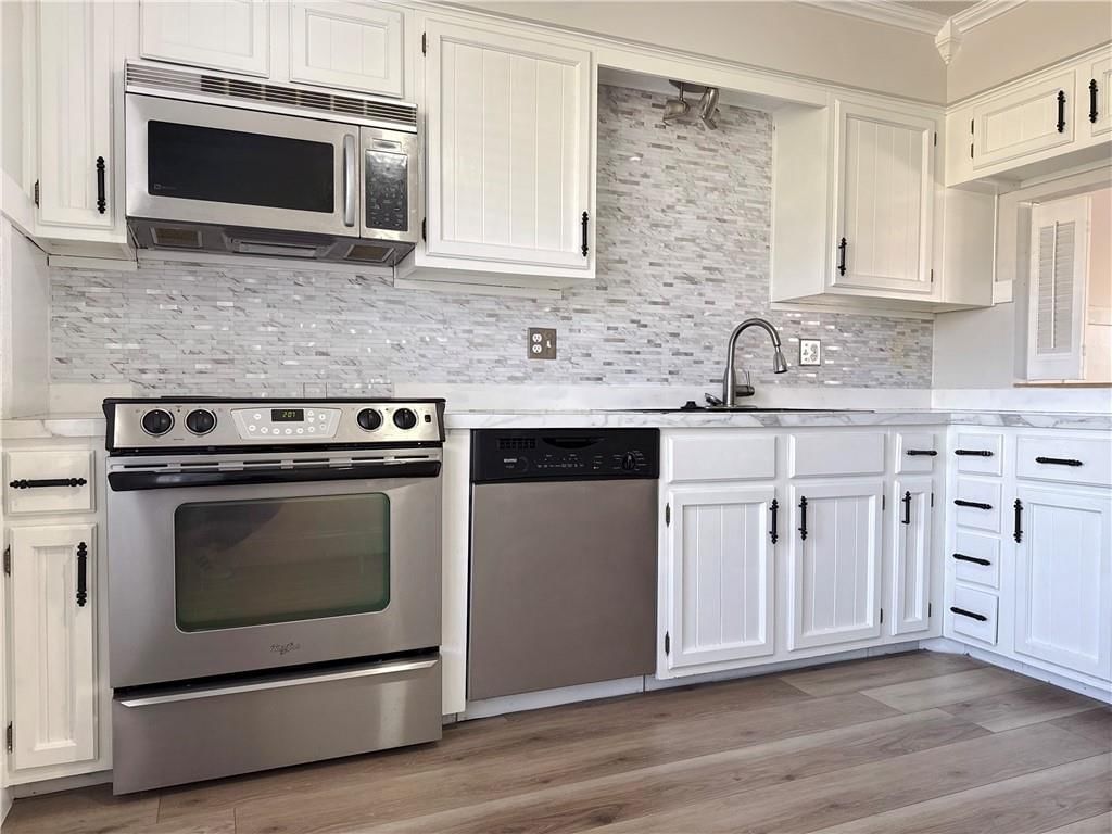 160 NE Bayview Drive — photo 9