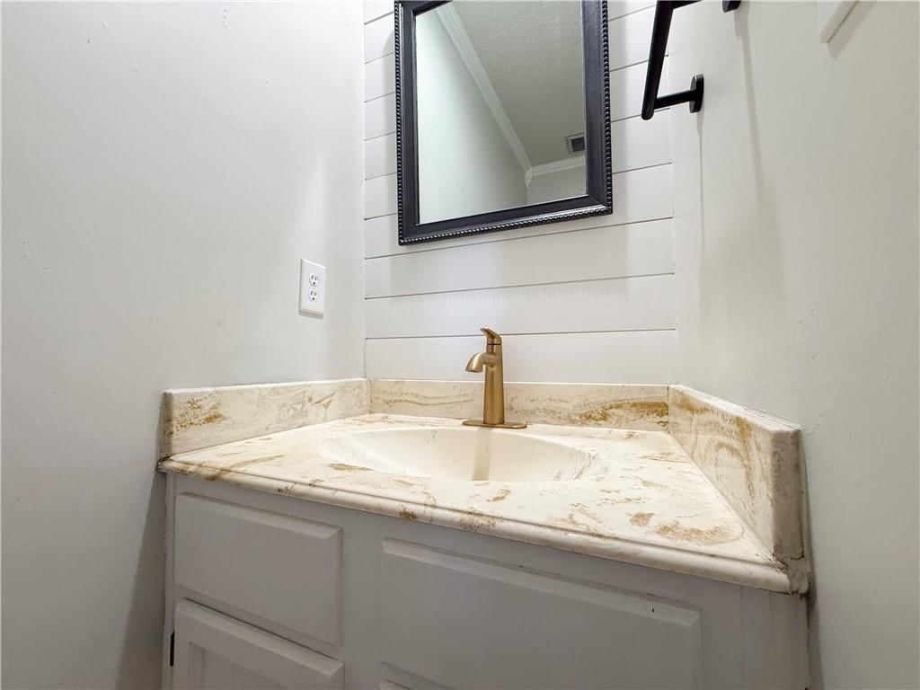 160 NE Bayview Drive — photo 10