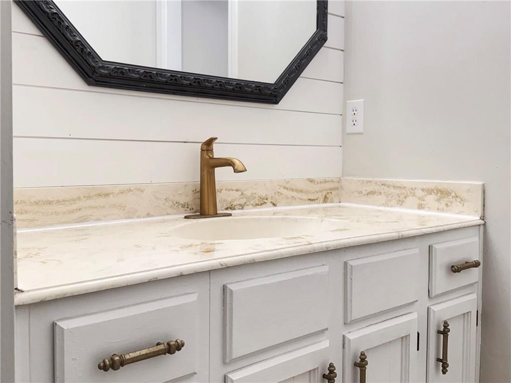 160 NE Bayview Drive — photo 15