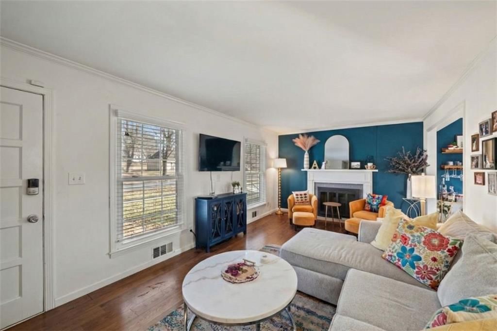 9544 Roe Avenue — photo 3