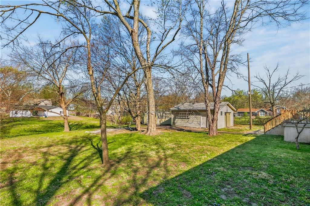 11030 N Charlotte Street — photo 7