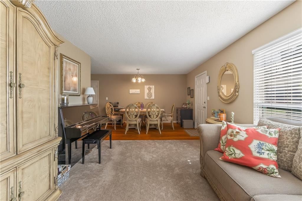 11030 N Charlotte Street — photo 14
