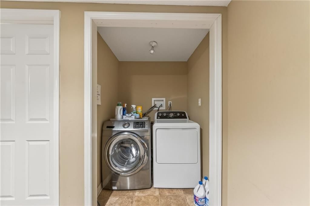 11030 N Charlotte Street — photo 31