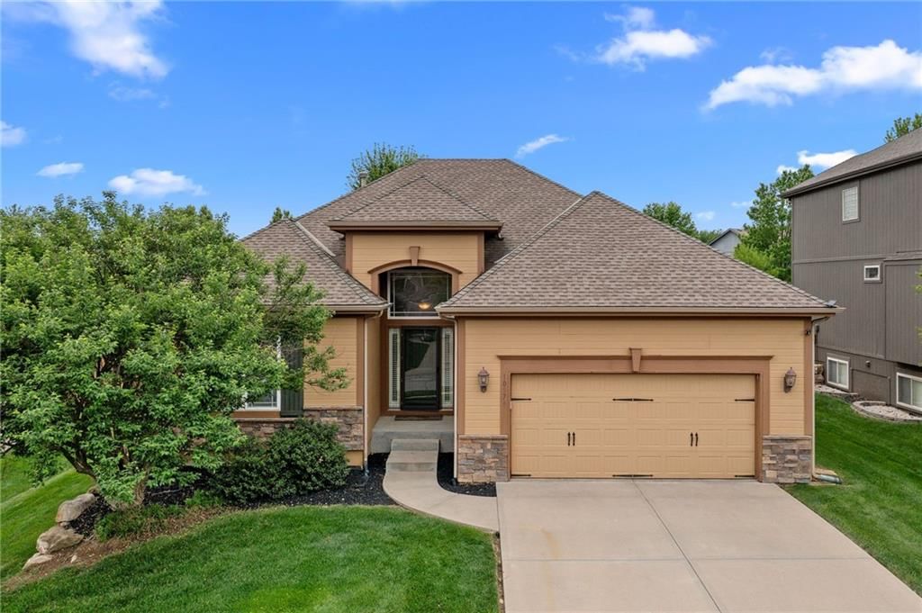 10974 S Barker Road, Olathe, KS