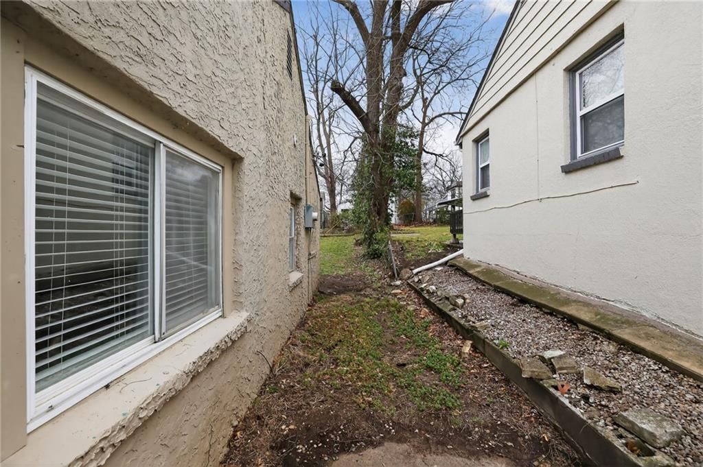 6315 S Benton Avenue — photo 25