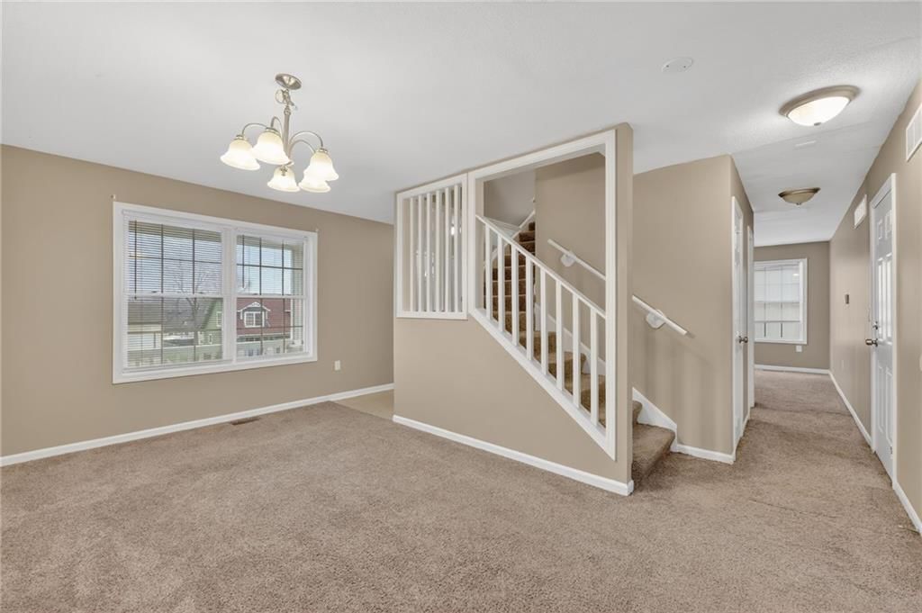 527 Oakland Avenue — photo 4
