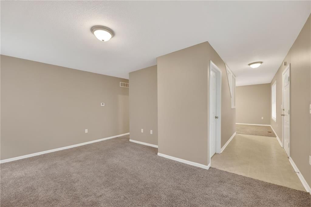 527 Oakland Avenue — photo 6