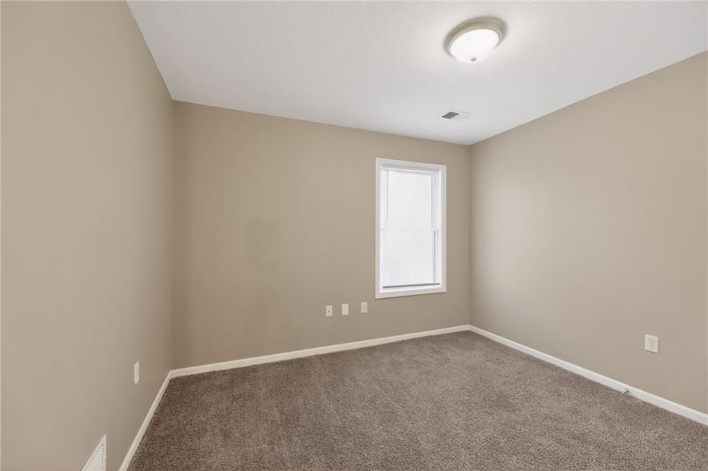 527 Oakland Avenue — photo 12