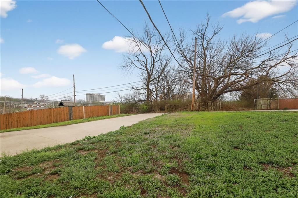 527 Oakland Avenue — photo 32