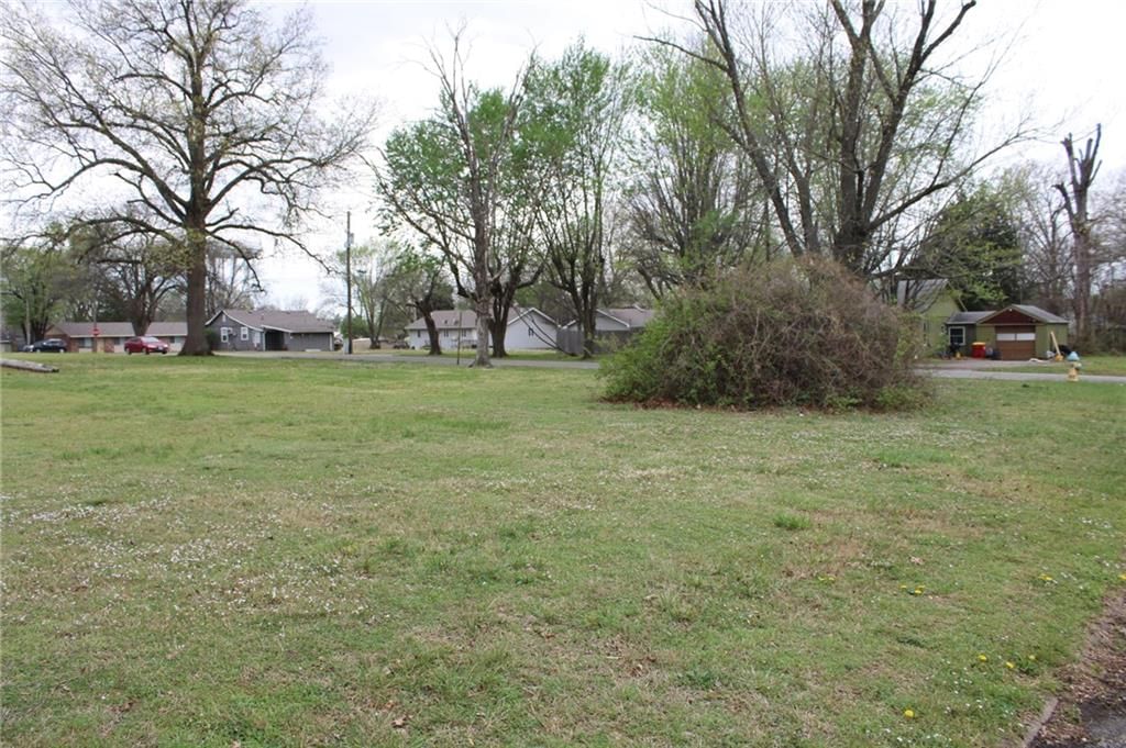 502 E Adams Street — photo 5