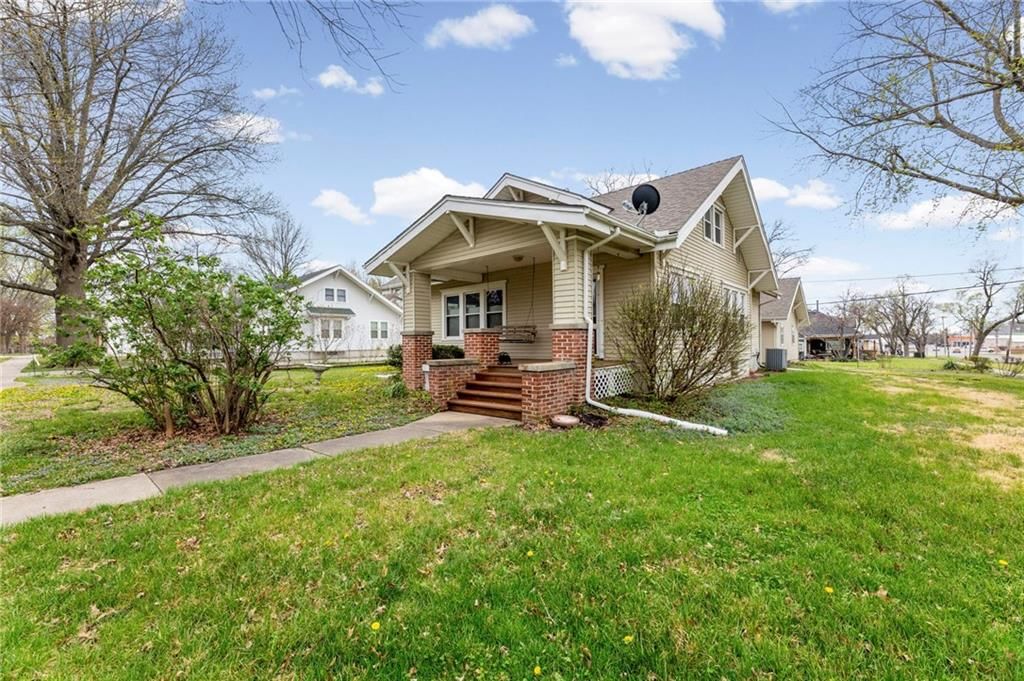 602 Oak Street — photo 2