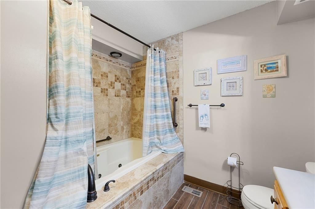 602 Oak Street — photo 24