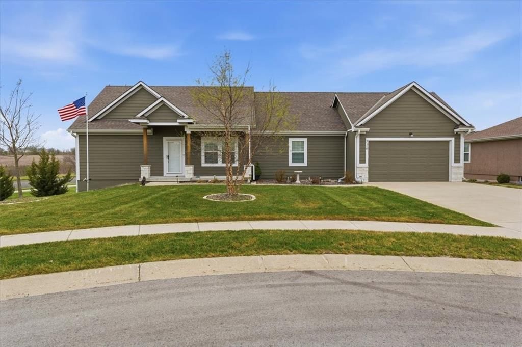 720 Gamma Grass Place, Raymore, MO