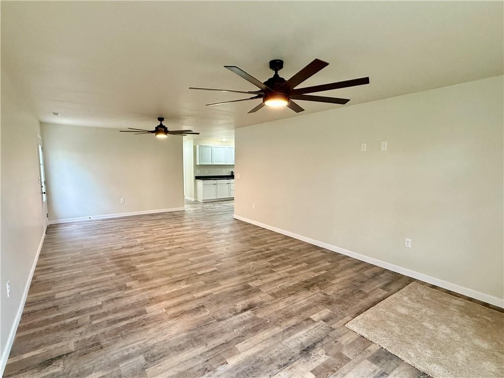 220 S Locust Street — photo 6