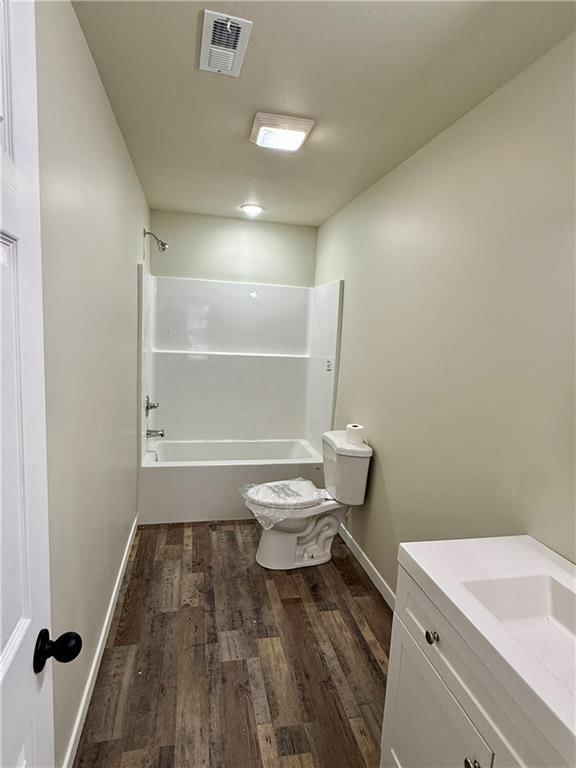 220 S Locust Street — photo 14