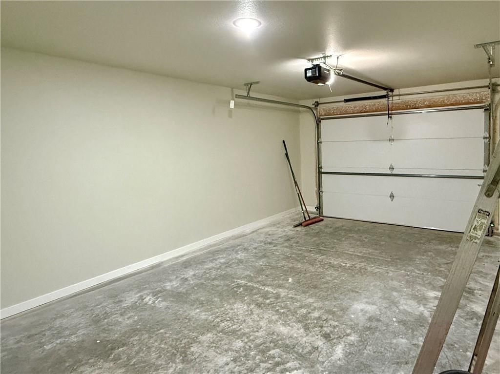 220 S Locust Street — photo 24
