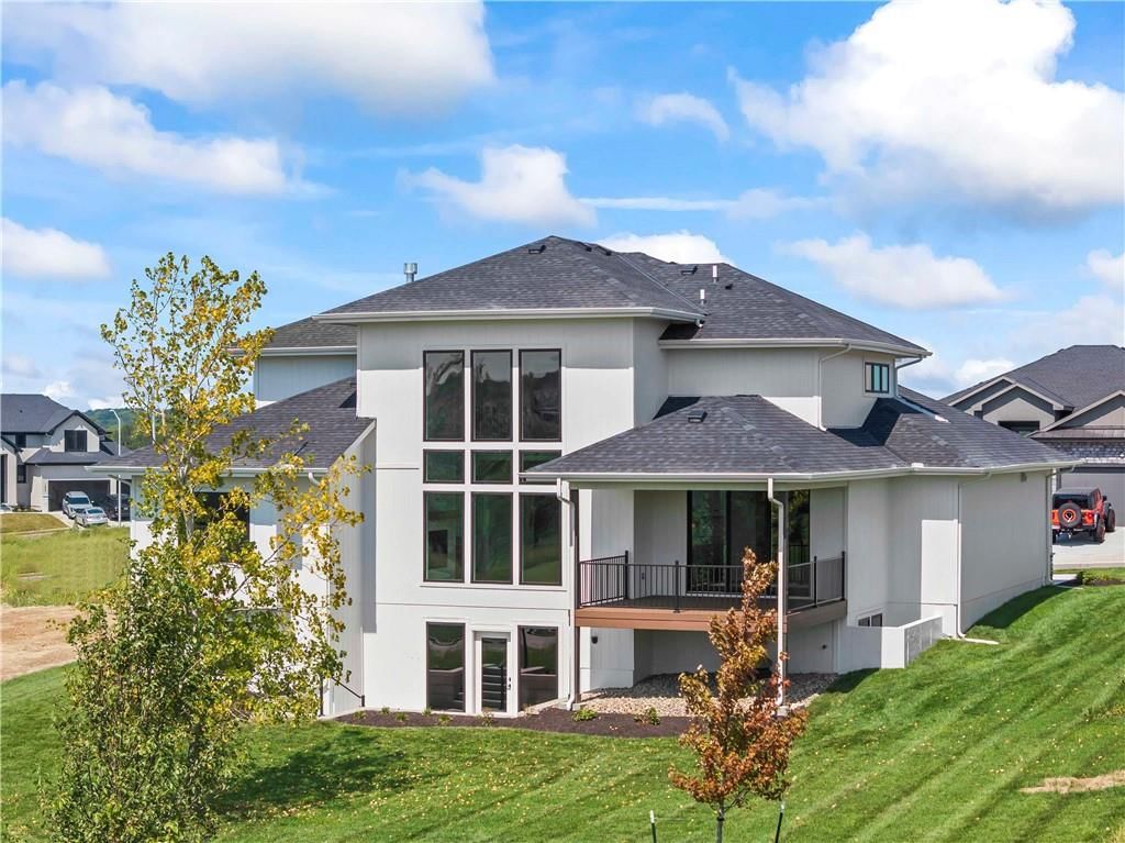 Photo 47 of 52 - 517 Bentwater Drive, Raymore, MO 64083