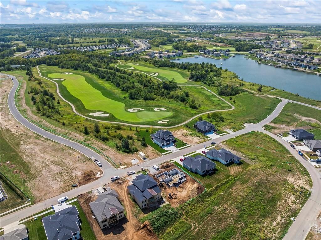 Photo 49 of 52 - 517 Bentwater Drive, Raymore, MO 64083