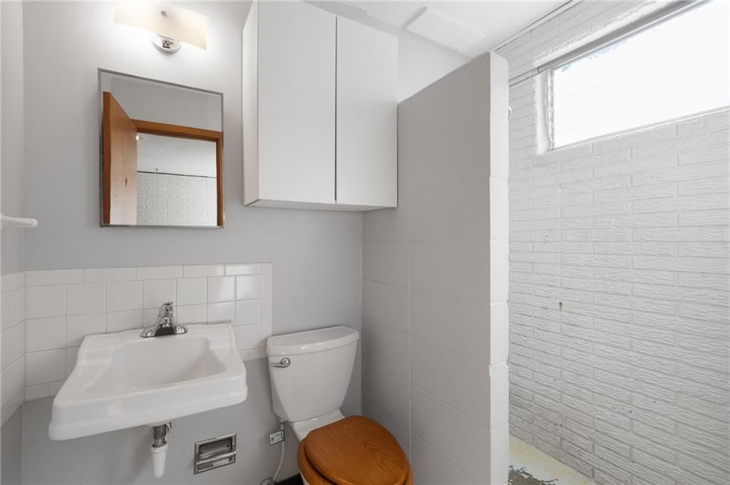 3338 N 59th Terrace — photo 33
