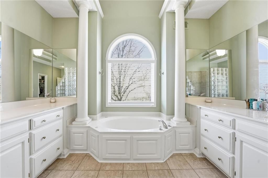 1019 SW Coachlight Court — photo 17